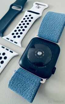 Apple Watch SE 2. generace 44 mm - 4