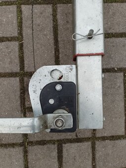 Zvedací zařízení na včelí úly - 4