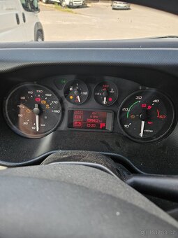 Iveco Daily 3518 chladak - 4