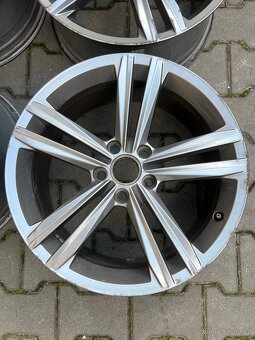 5x112 R18 Sebring - 4