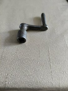 Starodávné brusle pánské a dámské s klíčkem - 4