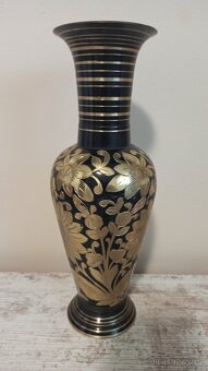 Starožitnosti -vazy a knihy, fotoaparát - 4