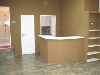 Obchodní prostory k pronájmu, Uh. Hradiště - 4