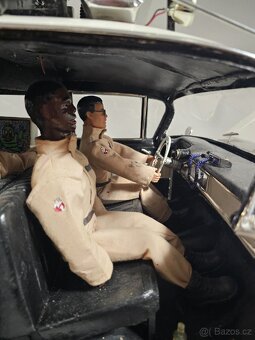 FUNKCNI MODEL AUTA LOVCI DUCHŮ - 4