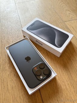 Apple iPhone 15 Pro 256GB černý - 4