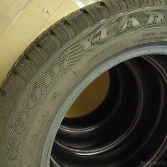 Pneumatiky 6-8mm GoodYear 195/60 R16C A033 - 4