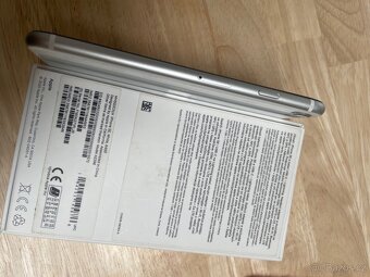 iPhone SE 2020 64gb bílá - 4