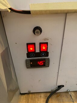 Chladící vitrína 2,5m plně funkční - 4