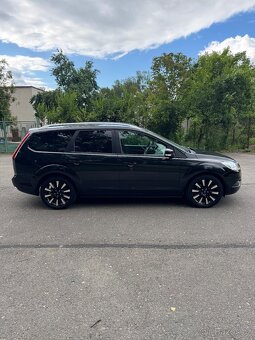 Ford FOCUS 1,6 16V combi -  Black Magic - 4