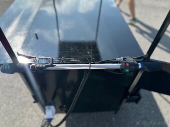 Prodejní elektrická trojkolka/stanek - 4