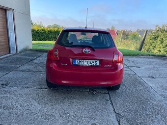 Toyota Auris, 1,33 VVT-i , nová STK, 6 rychlostí - 4