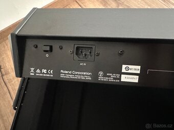 Roland piano s cestovnim kufrem - 4