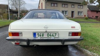 Opel Commodore B GS coupe - 4