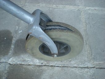 chodítko,na opravu nebo ND - 4