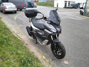 Aprilia SR GT 200 - 4