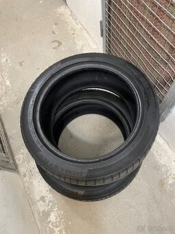 245/45R18 - 4