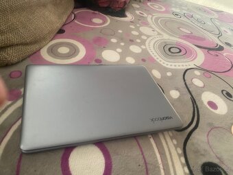 Notebook umax - 4