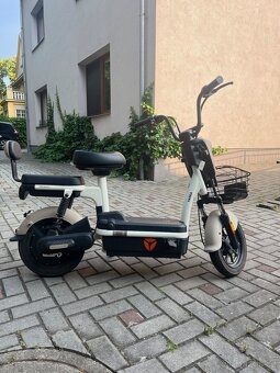 Elektrokoloběžka / skutr / moped - 4