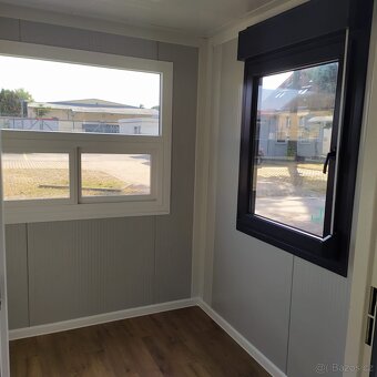 Obytný kontejner o rozměru 2,4 x 2,4 m s výdejním oknem - 4