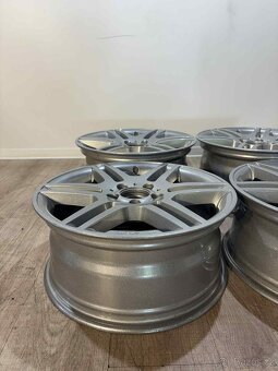 /// Alu kola Mercedes W204 R17 AMG /// - 4