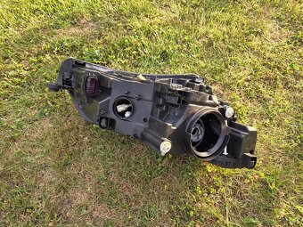 Přední levé xenon světlo Škoda Superb III - 4