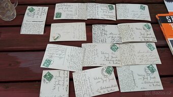 Staré pohledy ,socha koně , časopisy. - 4