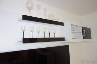 OBÝVACÍ STĚNA - 4
