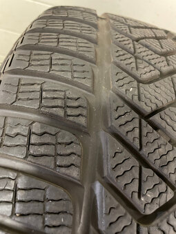 Pirelli Sottozero 3 255/45 R19 104W 2Ks zimní pneumatiky - 4