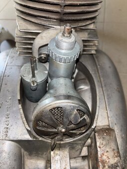 Motor JAWA - 4