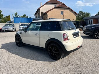 Mini Cooper 1.4i 55kW 136 205 km - 4