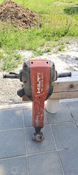 bourací kladivo Hilti - 4