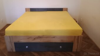 Manželská postel + šatní skříň - 4