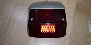 Vespa zadní brzdové a potkávací světlo - 4