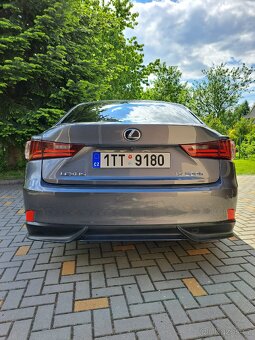 Lexus IS300h F-Sport - 4