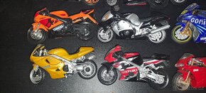 Modely motorek v měřítku 1:18 - 4