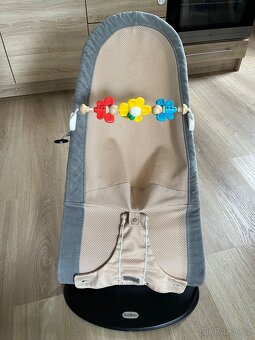 Babybjorn lehátko / houpátko krásný stav + hrazdička - 4