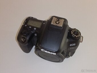 Canon EOS 77D - 4