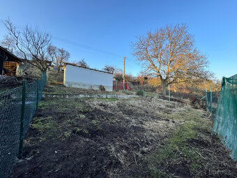 Prodáme pozemek s garáží – Divice u Vinařic, 133 m² - 4