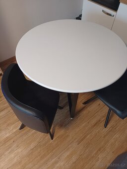 Stůl se židlemi - 4