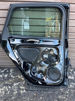 Audi A3 8V levé zadní dveře, barva LY9B - 4