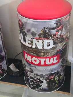 Prázdné sudy od oleje MOTUL včetně sedáku - 4