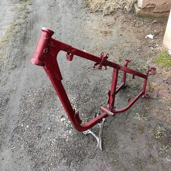 Jawa perak rám komunista - 4