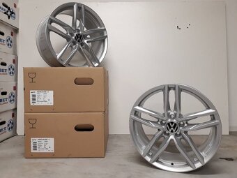 Škoda Karoq, Vw Passat alu kola 5x112 R19 ET49 - 4