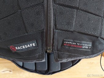 Prodám bezpečnostní vestu RACESAFE - 4