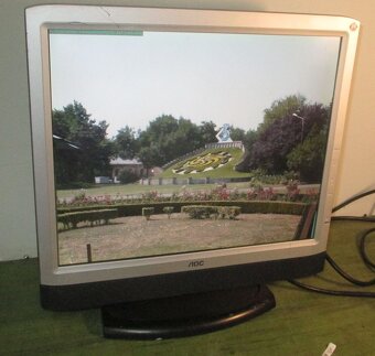 LCD monitor AOC, 17 palců, DVI otočný stojan - 4