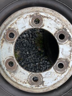 2x Kola 16” Iveco - 4