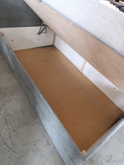 Postel s úložným prostorem. - 4