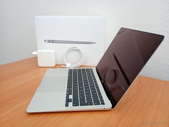 Macbook Air 13 palců M1 chip 16GB RAM 512 SSD 36 cyklů - 4