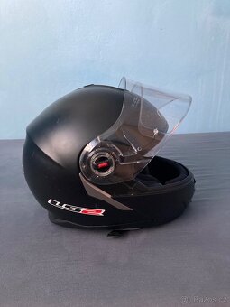 Helma na motorku LS2 - 4