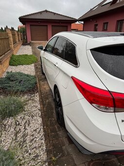 Osobní automobil HYUNDAI i40 - 4